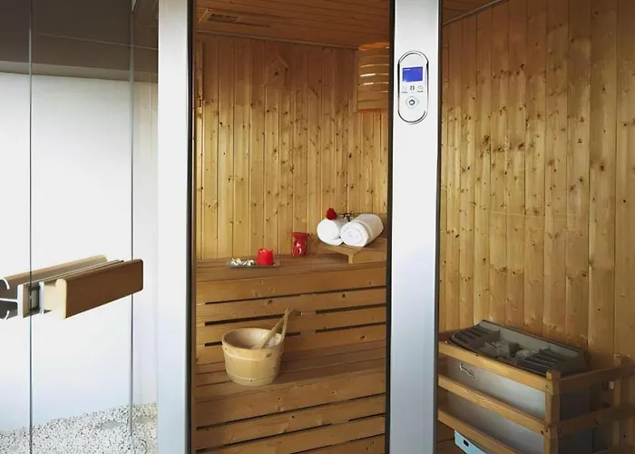 G Suites Hotel By Amithya Surabaya